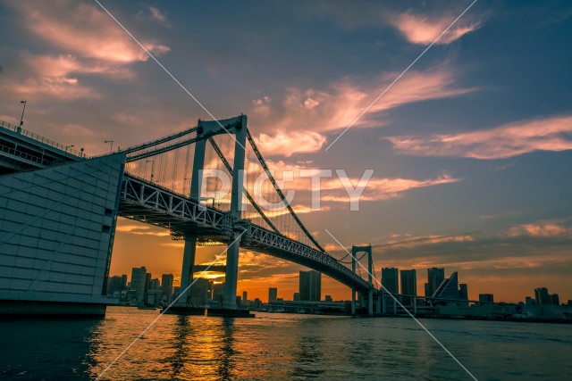 レインボーブリッジと夕景