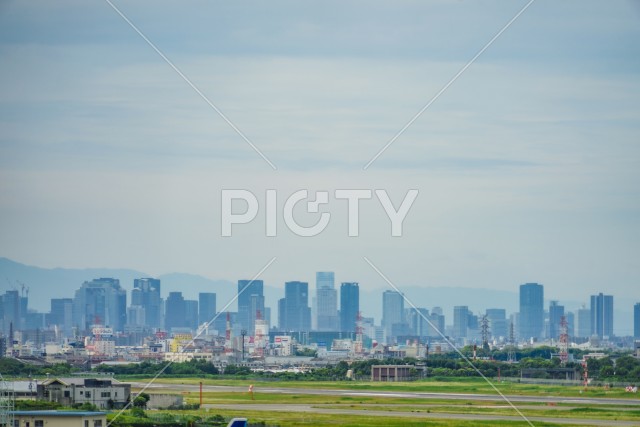 上空から見た大阪の町並み