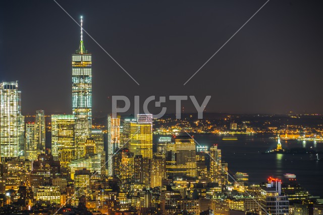 ワールドトレードセンターと夜景