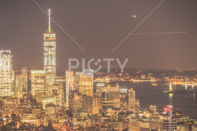 ワールドトレードセンターと夜景