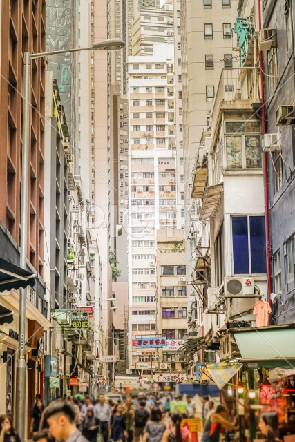 香港の高層ビル群のイメージ