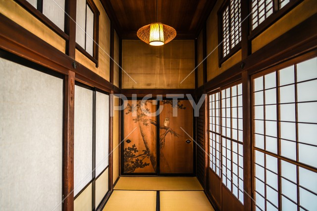 写真のタイトルが入ります