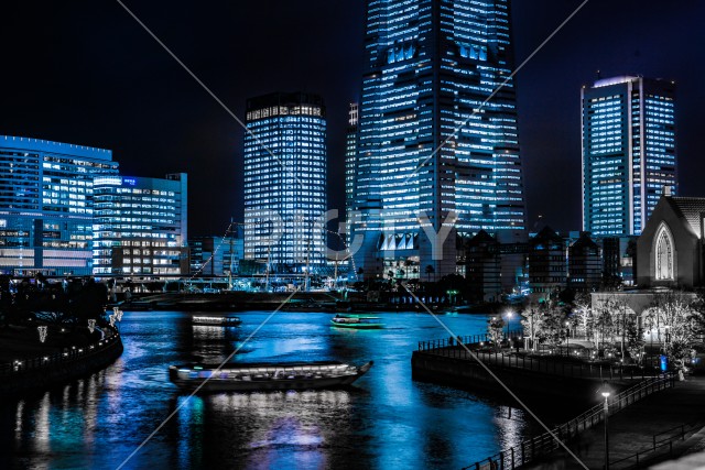 横浜みなとみらいの夜景（全館ライトアップ）