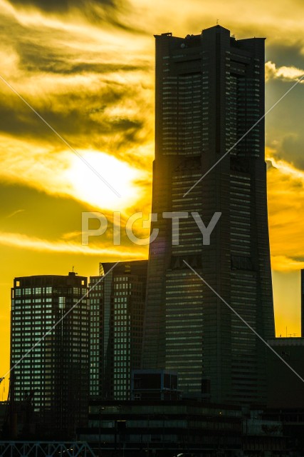 横浜の街並みと夕景
