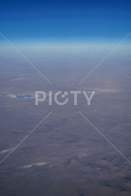 飛行機から見える中国の山岳地帯