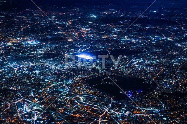 飛行機から見えるロンドンの夜景