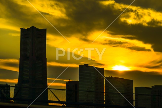 横浜の街並みと夕景