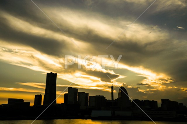 横浜の街並みと夕景