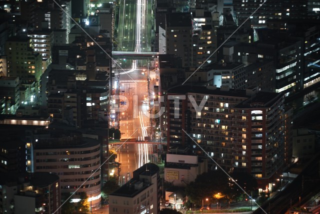 夜の交通イメージ