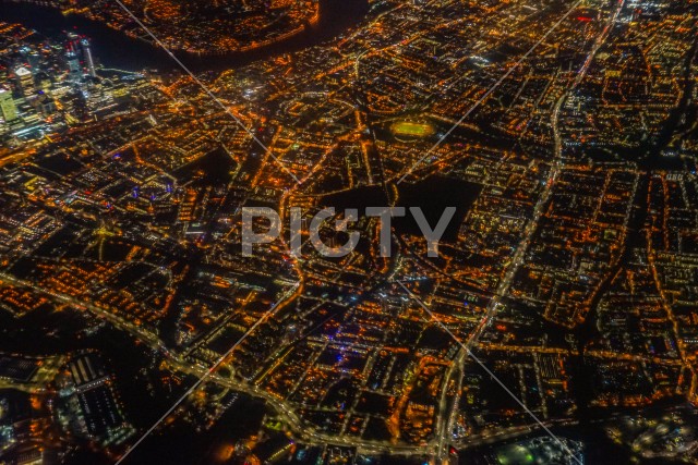 飛行機から見えるロンドンの夜景