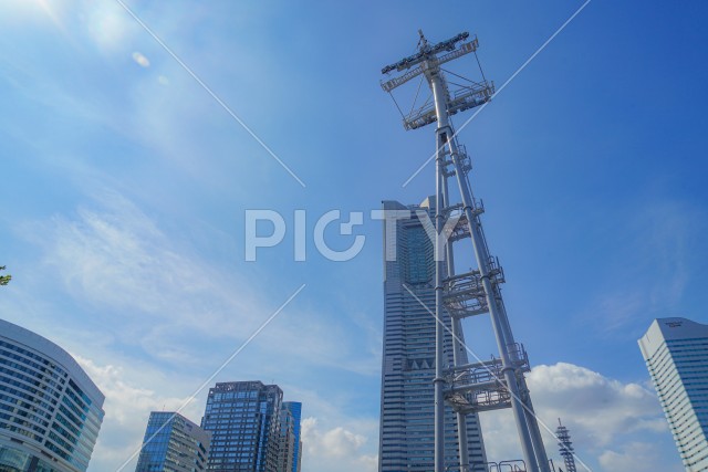 横浜みなとみらいのロープウェイ建設風景