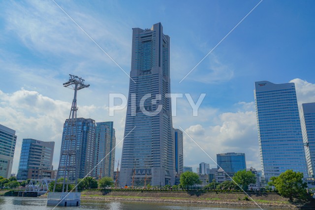 写真のタイトルが入ります