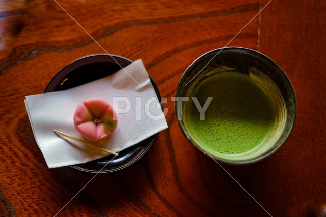 写真のタイトルが入ります