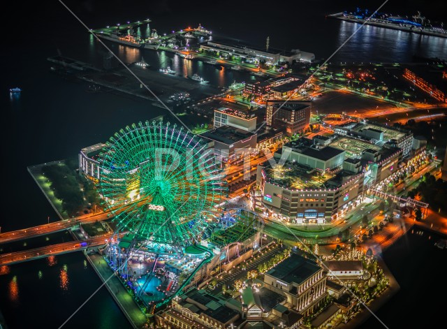 横浜ランドマークタワーから見える夜景