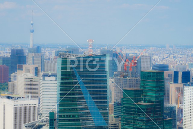 東京スカイツリーと都市風景
