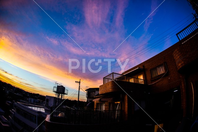 夕暮れと街並み