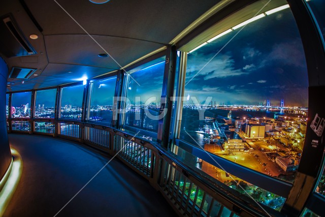 横浜マリンタワーからの夜景