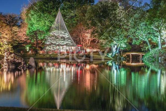 六義園の大名庭園（紅葉）