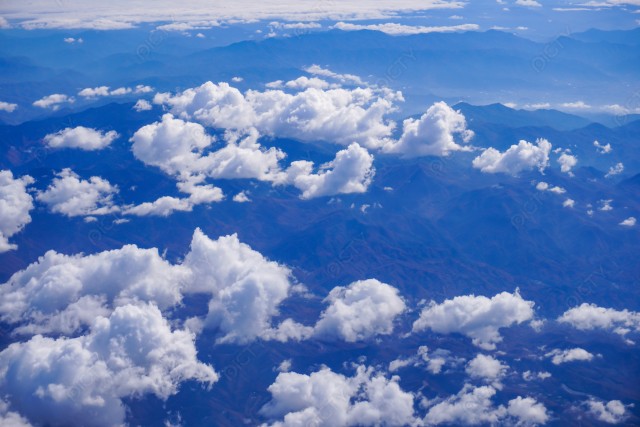 上空からみた山々