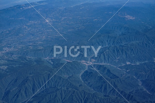 中国の山岳地帯のイメージ（成都周辺）