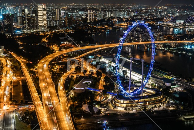 マリーナ・ベイ・サンズ展望台からの夜景（シンガポール）