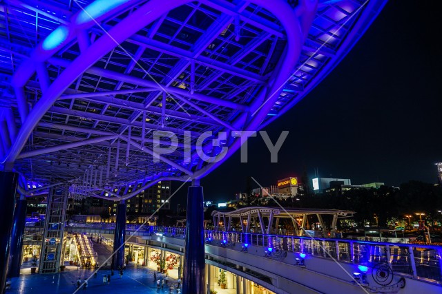 名古屋・オアシス21