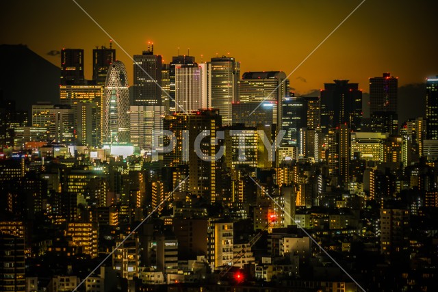 文京シビックセンターからの夕景（新宿方面）