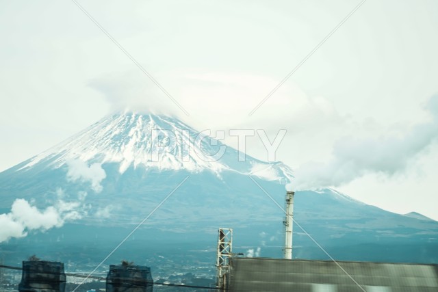 写真のタイトルが入ります