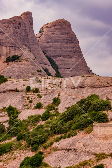 モンセラットの奇形岩山（スペインカタルーニャ州）