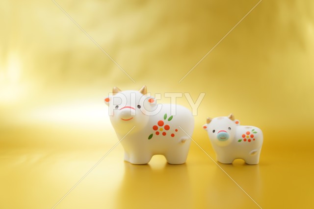 丑年の年賀状素材（2021年新年）