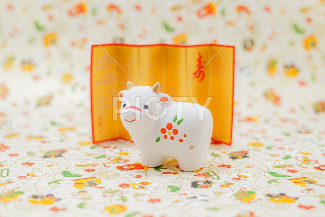 丑年の年賀状素材（2021年新年）