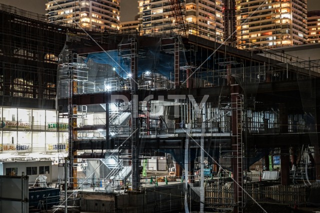 横浜・みなとみらいの高層ビル建設現場