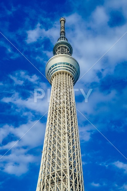 東京スカイツリーと晴天の空