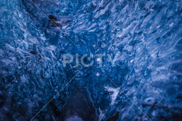 氷の洞窟の氷壁（アイスランド・ヴァトナヨークトル氷河）