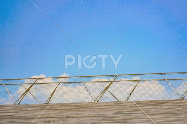 大さん橋と夏空