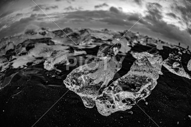 ヨークルスアゥルロゥン氷河湖