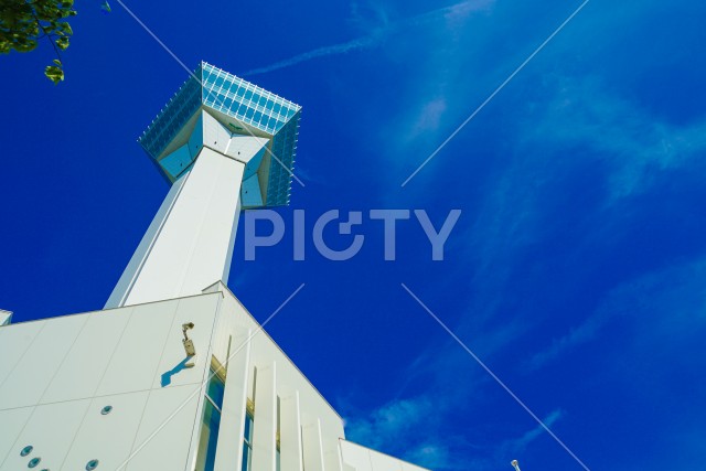 五稜郭タワーと青空
