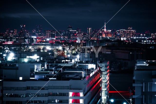京浜工業地帯から見える東京の夜景
