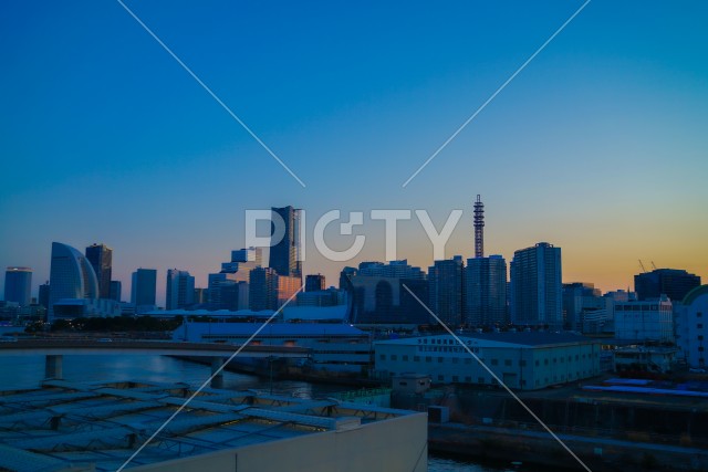 写真のタイトルが入ります