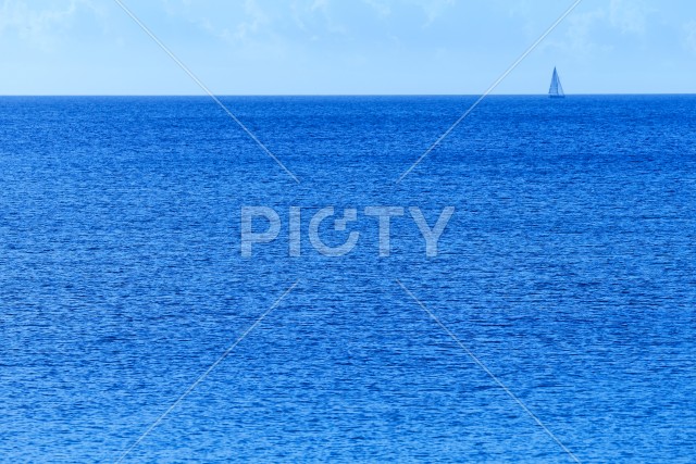 青い海と空