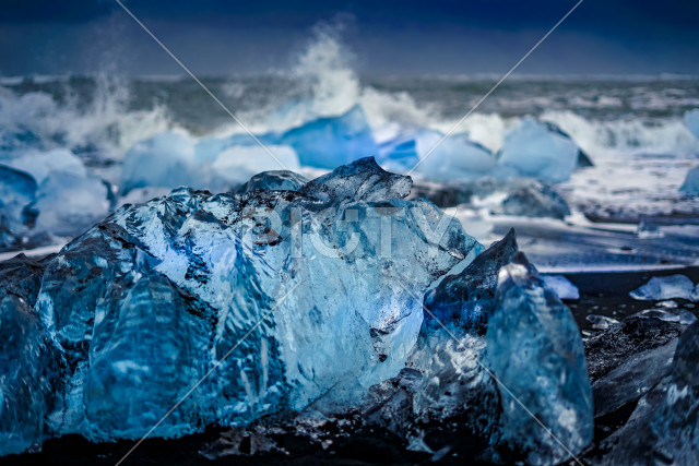 ヨークルスアゥルロゥン氷河湖の氷河（アイスランド）