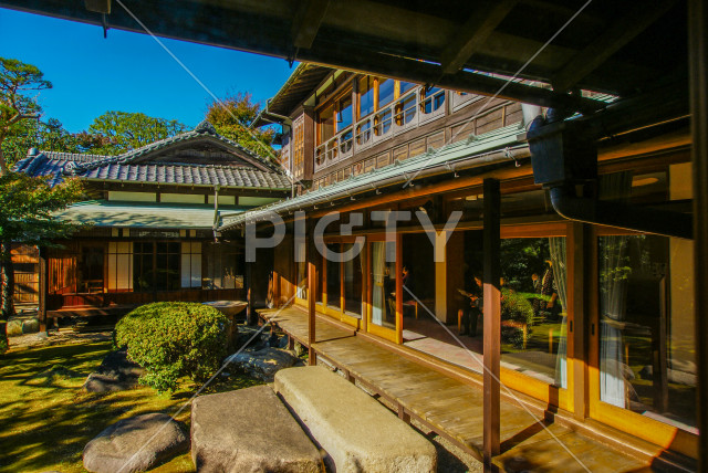 写真のタイトルが入ります