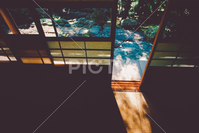 写真のタイトルが入ります