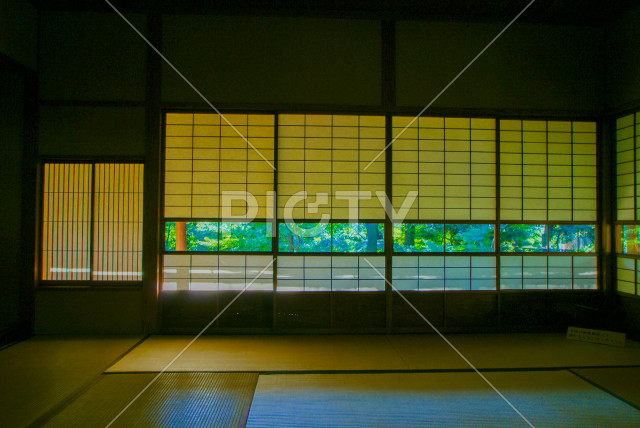 写真のタイトルが入ります