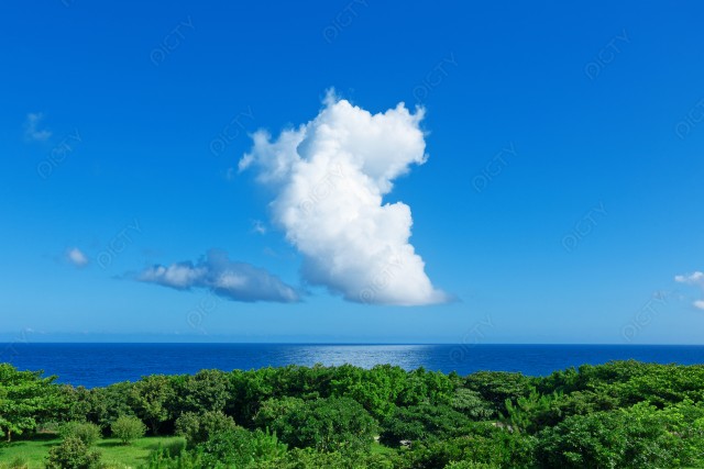 ぽっかり浮かぶ雲