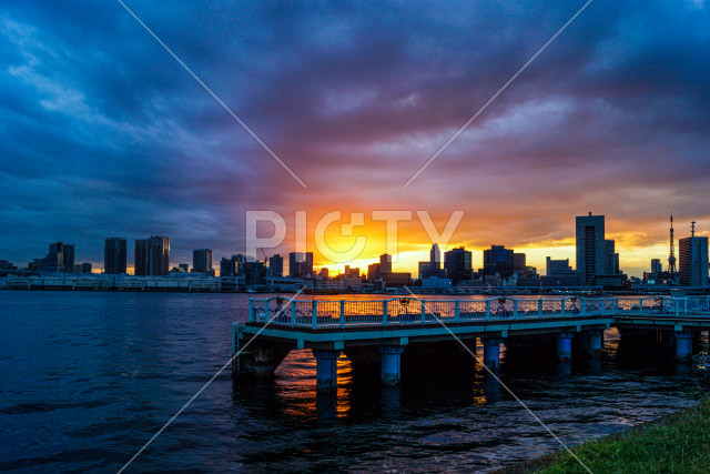 写真のタイトルが入ります