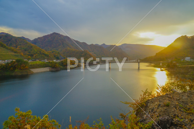 写真のタイトルが入ります