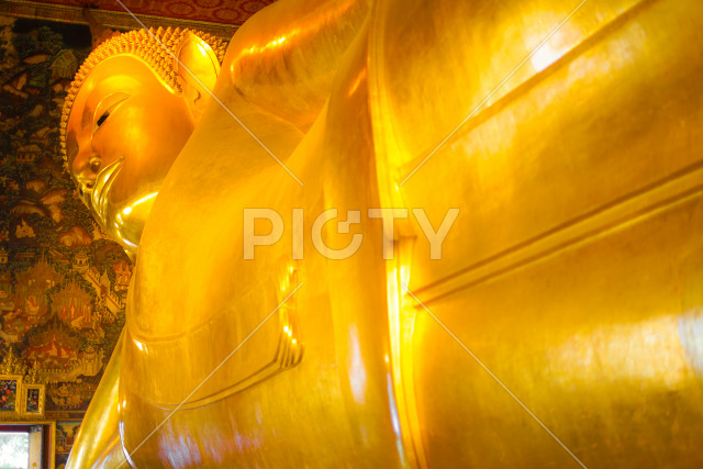 ワットポー・卧佛寺の涅槃仏（タイ王国）