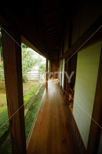 日本家屋の廊下