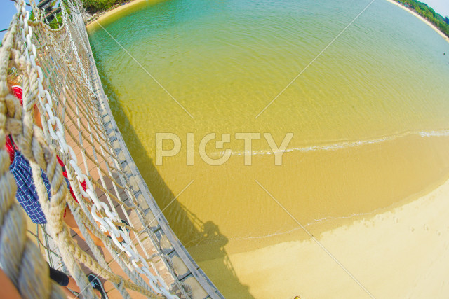シンガポール・セントーサ島の吊橋